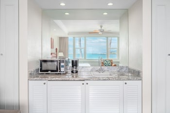 Suite, 1 King Bed, Oceanfront