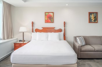 Suite, 1 King Bed, Oceanfront