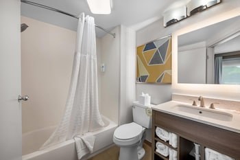 Standard Room, 2 Queen Beds, Non Smoking