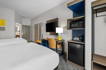 Standard Room, 2 Queen Beds, Non Smoking