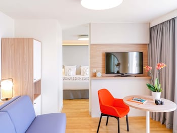 Junior Suite, 1 King Bed, Terrace, City View