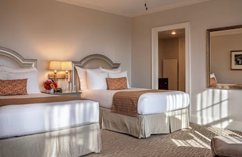 Deluxe Room, 1 King Bed