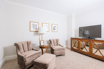 Deluxe Room, 1 King Bed