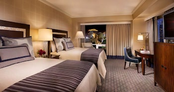 Deluxe Room, 2 Double Beds, Accessible