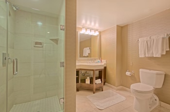 Executive Suite, 1 King Bed (Deluxe)