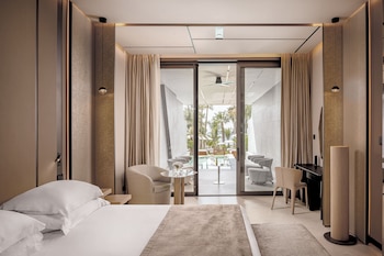 Junior Suite Ground Floor, Sea View, with Private Pool