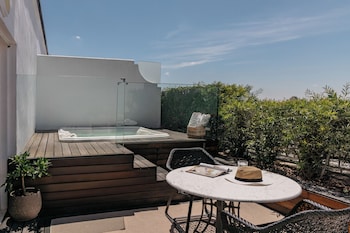 Penthouse Suite Red Level