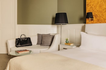 Supreme Room