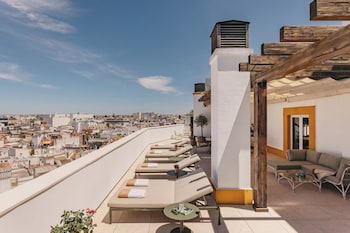 Presidential Penthouse Suite Red Level (2 + 1 Ch)