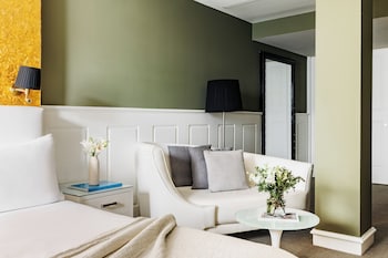 Supreme Family Room Connected