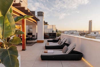 Presidential Penthouse Suite Red Level (2 + 1 Ch)