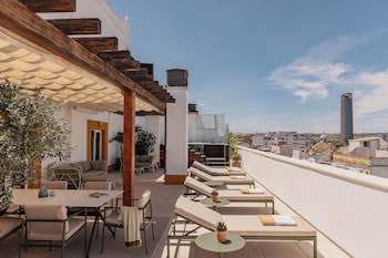Presidential Penthouse Suite Red Level (2 + 1 Ch)