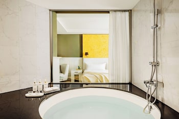 Supreme Room