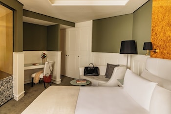Supreme Room