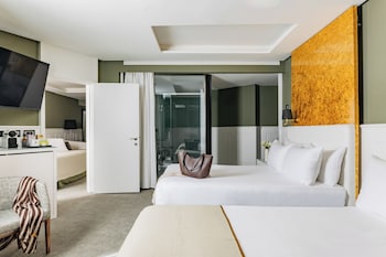 Supreme Family Room Connected