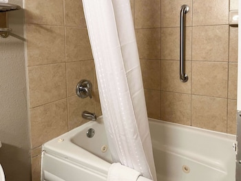 Deluxe Room, 2 Queen Beds, Non Smoking