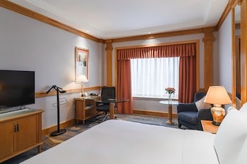 Standard Room, 1 King Bed, Club Lounge Access