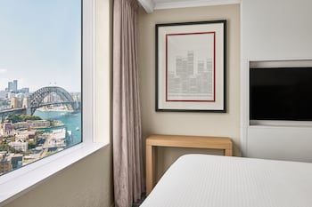 One-bedroom King Suite with Club Lounge Access (Cityscape)