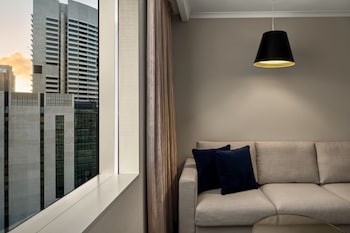 Premium Guest room, 1 King Bed (Cityscape View)