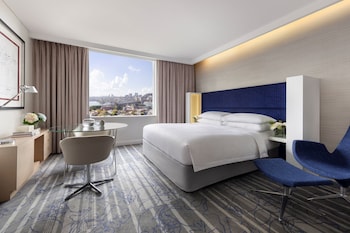 Executive Room with Club lounge access (Harbour Bridge View)