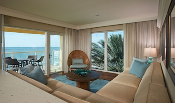 Superior Suite, 2 Bedrooms, Beachfront (View King/Two Queen)