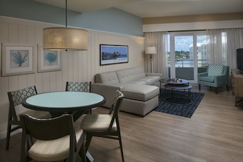 Suite, 2 Bedrooms, Tower (King/King, Standard View)