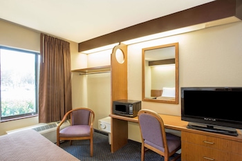 Standard Room, 1 Queen Bed