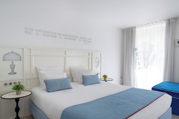 Privilege Room - Complimentary soft minibar, courtesy tray, digital press, fitness, sauna