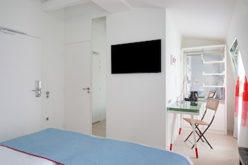 Family Room, 2 Rooms - Complimentary soft minibar, courtesy tray, digital press, fitness, sauna