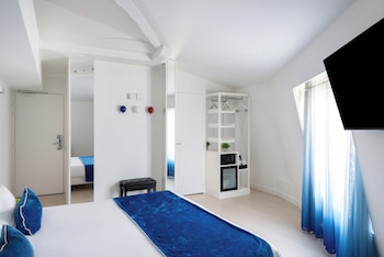 Family Room, 2 Rooms - Complimentary soft minibar, courtesy tray, digital press, fitness, sauna