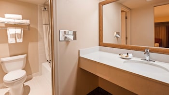 Family Suite, Multiple Beds, Non Smoking, Refrigerator & Microwave