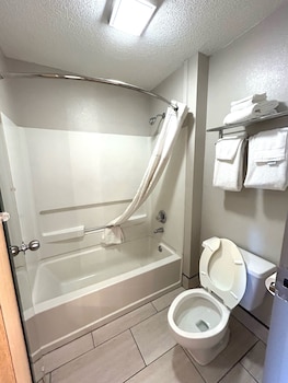 Room, 2 Queen Beds, Non Smoking (Second Floor)