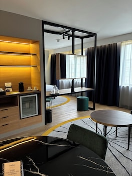 Junior Suite, 1 King Bed
