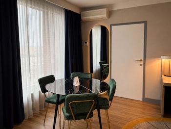 Apartment, 1 King Bed