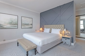 Deluxe Double Suite with View
