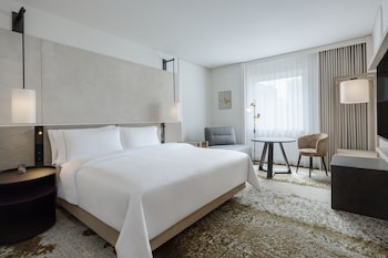 Deluxe Room, 1 King Bed
