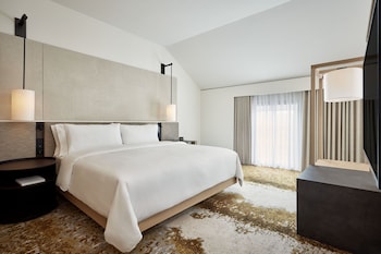 Club Room, 1 Bedroom