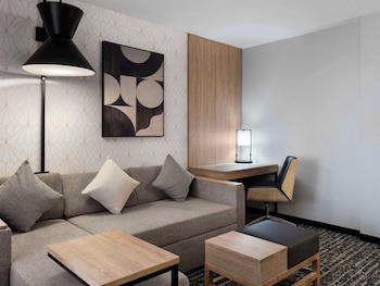 Standard Room, 1 King Bed