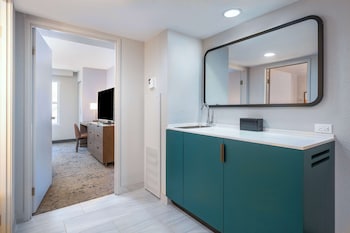 Suite, 2 Double Beds, Non Smoking