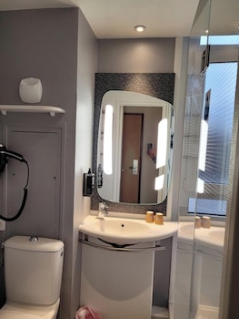 Deluxe Room, 1 Double Bed, River View