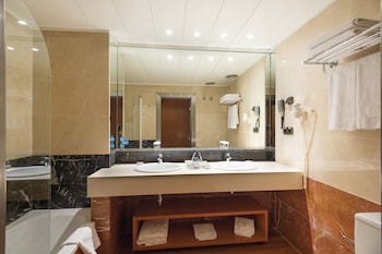Family Room (Premium 2 adults + 2 children)