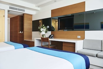 Executive Twin Ocean View