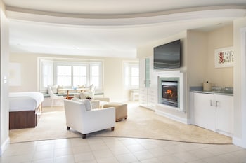 Suite, 1 King Bed (Spa)