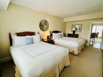 Presidential Suite, Multiple Beds