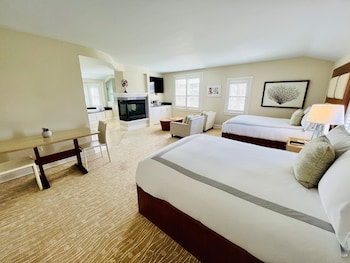Suite, 2 Queen Beds (Spa)