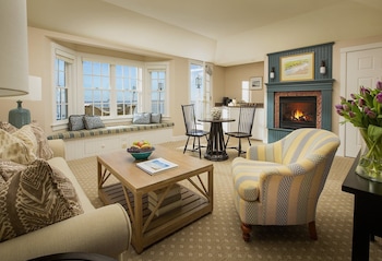 Suite, 1 King Bed, Ocean View (Master)