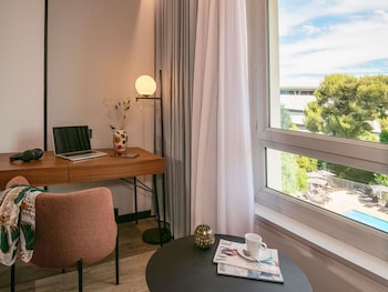 Executive Room, 1 King Bed with Sofa bed, Garden View