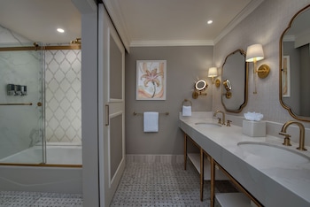 Victorian Suite - Club Level