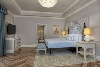 Victorian Suite - Club Level