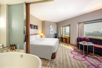 Deluxe Suite, 1 King Bed